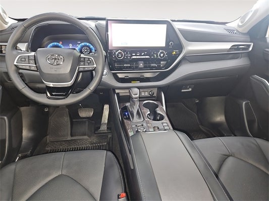 2023 Toyota Highlander Platinum in Grand Haven, MI - Preferred Auto Dealerships