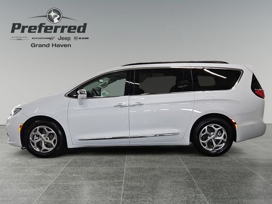 2022 Chrysler Pacifica Limited in Grand Haven, MI - Preferred Auto Dealerships