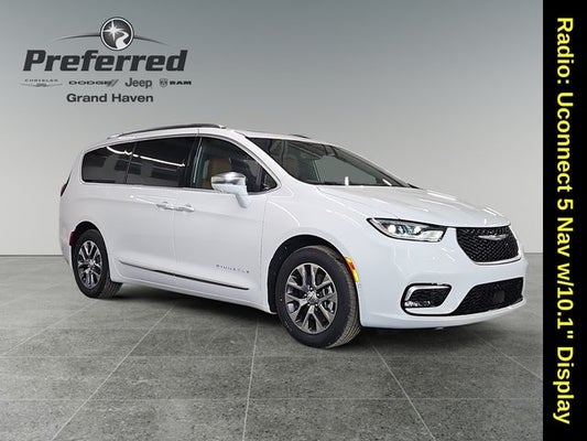 2024 Chrysler Pacifica Hybrid PACIFICA PLUG-IN HYBRID PINNACLE in Grand Haven, MI - Preferred Auto Dealerships