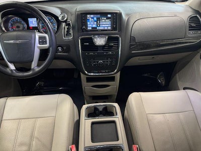 2014 Chrysler Town & Country Touring-L
