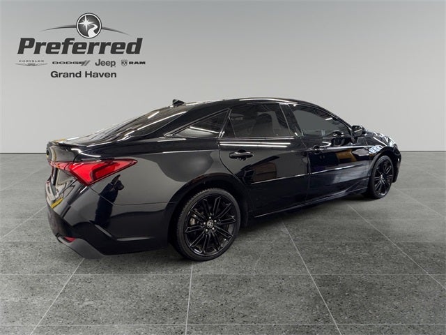 2022 Toyota Avalon Hybrid XSE