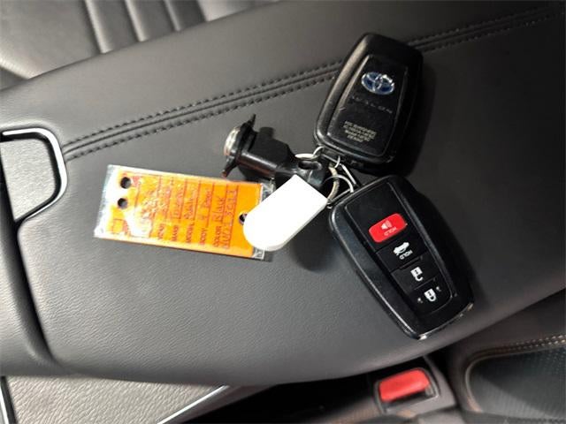 2022 Toyota Avalon Hybrid XSE