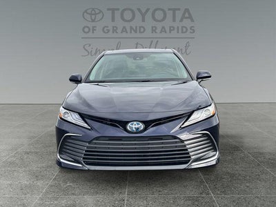 2022 Toyota Camry Hybrid XLE