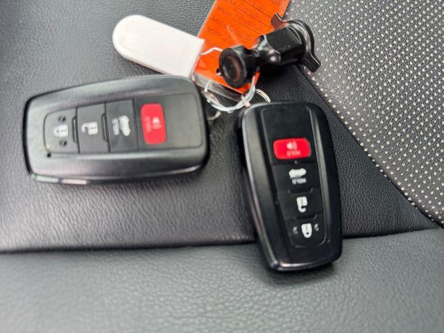 2022 Toyota Camry Hybrid XLE