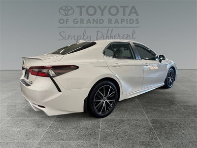 2023 Toyota Camry Hybrid SE