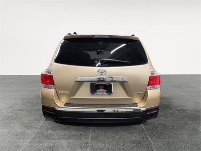 2012 Toyota Highlander SE