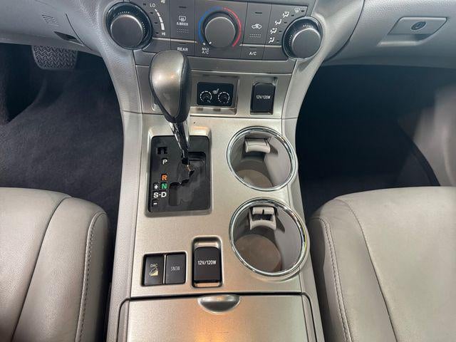 2013 Toyota Highlander SE