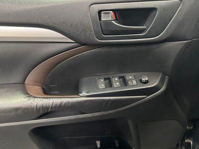 2016 Toyota Highlander LE Plus V6