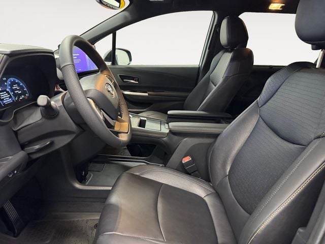 2025 Toyota Sienna Woodland Edition 7 Passenger