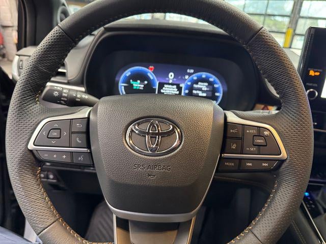 2025 Toyota Sienna Woodland Edition 7 Passenger