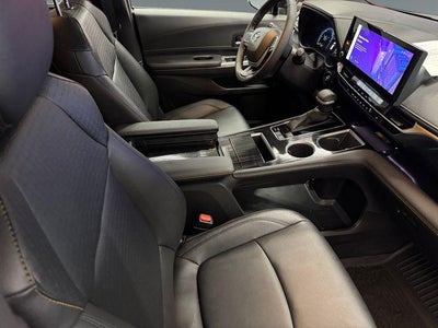 2025 Toyota Sienna Woodland Edition 7 Passenger