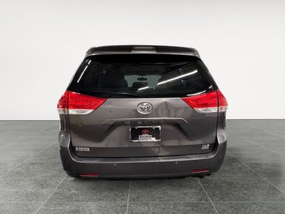 2014 Toyota Sienna XLE 7 Passenger