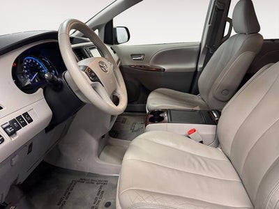 2014 Toyota Sienna XLE 7 Passenger