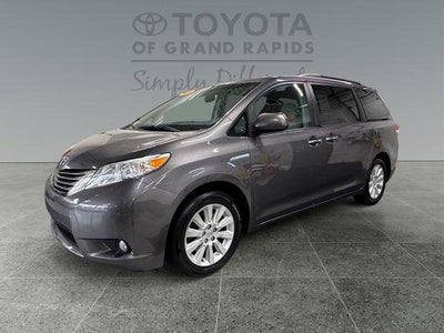 2014 Toyota Sienna XLE 7 Passenger