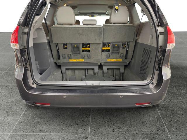 2014 Toyota Sienna XLE 7 Passenger