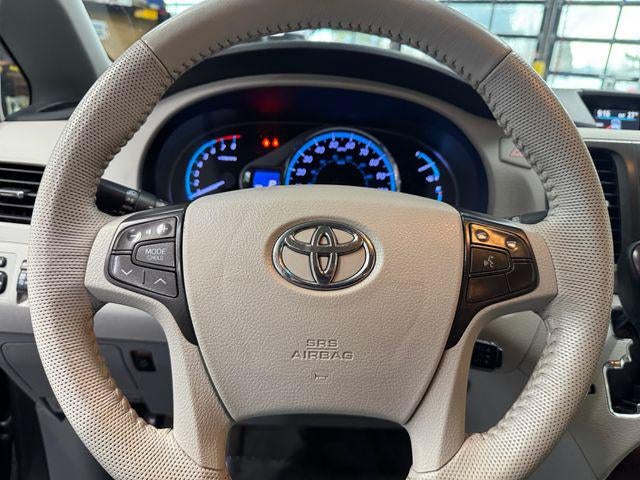 2014 Toyota Sienna XLE 7 Passenger