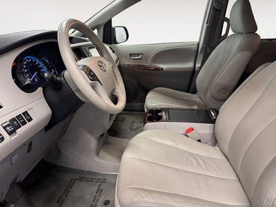 2014 Toyota Sienna XLE 7 Passenger