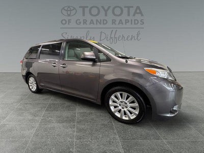 2014 Toyota Sienna XLE 7 Passenger