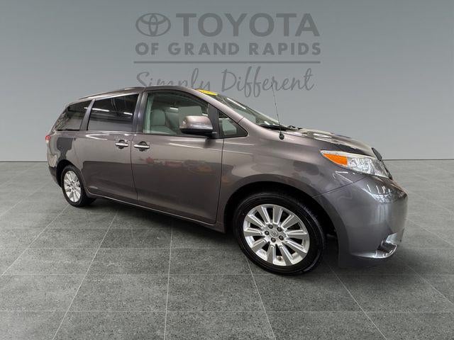 2014 Toyota Sienna XLE 7 Passenger