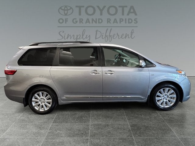 2017 Toyota Sienna XLE 7 Passenger