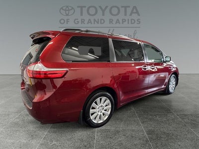 2017 Toyota Sienna XLE 7 Passenger