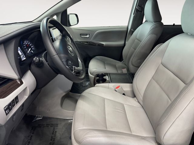 2017 Toyota Sienna XLE 7 Passenger