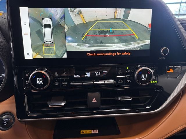 2023 Toyota Highlander Hybrid Platinum