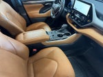 2023 Toyota Highlander Hybrid Platinum