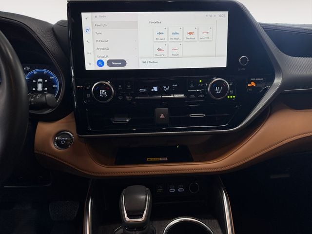 2023 Toyota Highlander Hybrid Platinum