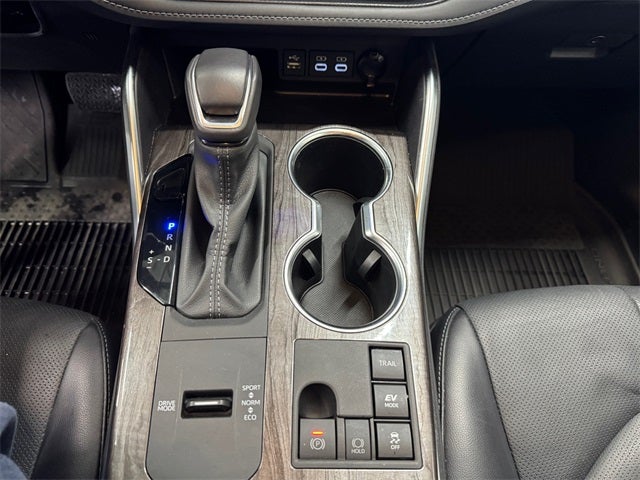 2024 Toyota Highlander Hybrid Platinum