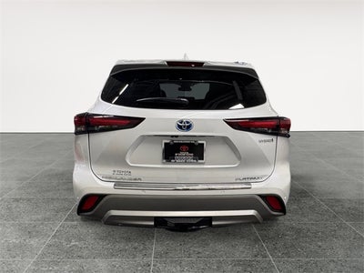 2024 Toyota Highlander Hybrid Platinum