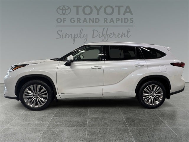 2024 Toyota Highlander Hybrid Platinum