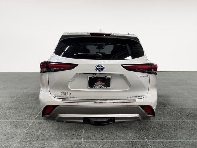 2024 Toyota Highlander Hybrid Platinum