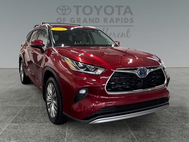 2022 Toyota Highlander Hybrid Platinum