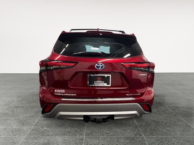 2022 Toyota Highlander Hybrid Platinum