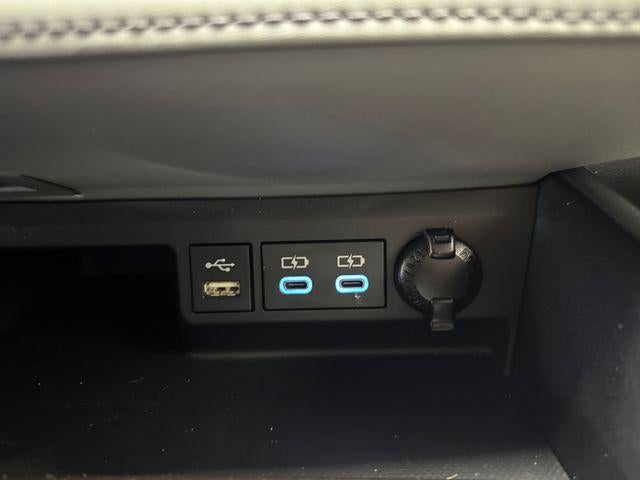 2022 Toyota Highlander Hybrid Platinum