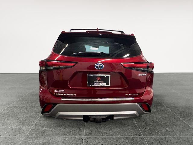 2022 Toyota Highlander Hybrid Platinum