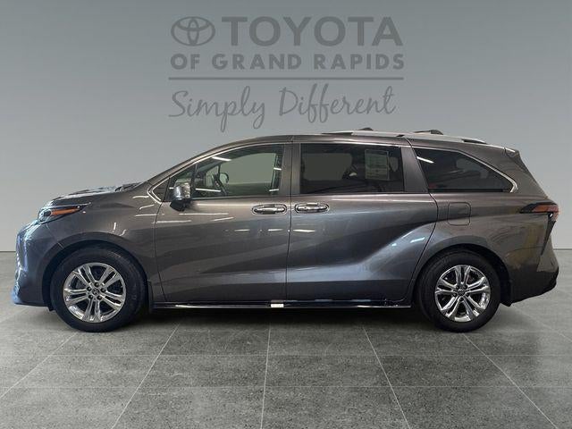 2024 Toyota Sienna Platinum 7 Passenger