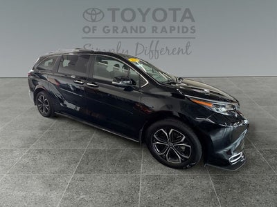 2026 Toyota Sienna Platinum 7 Passenger