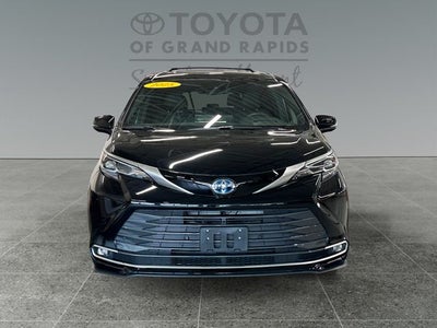 2025 Toyota Sienna Platinum 7 Passenger