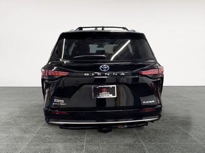 2025 Toyota Sienna Platinum 7 Passenger