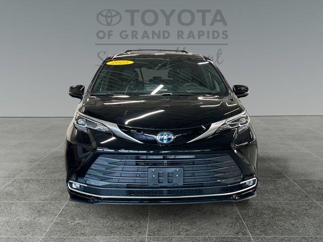 2025 Toyota Sienna Platinum 7 Passenger