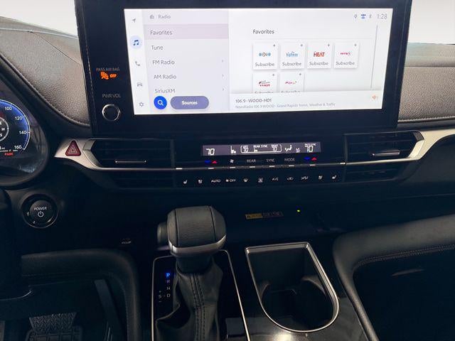 2025 Toyota Sienna Platinum 7 Passenger