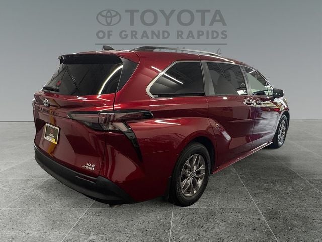 2023 Toyota Sienna XLE 7 Passenger