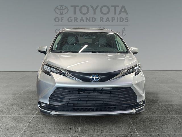 2025 Toyota Sienna XLE 7 Passenger