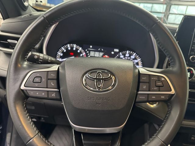 2022 Toyota Highlander XSE