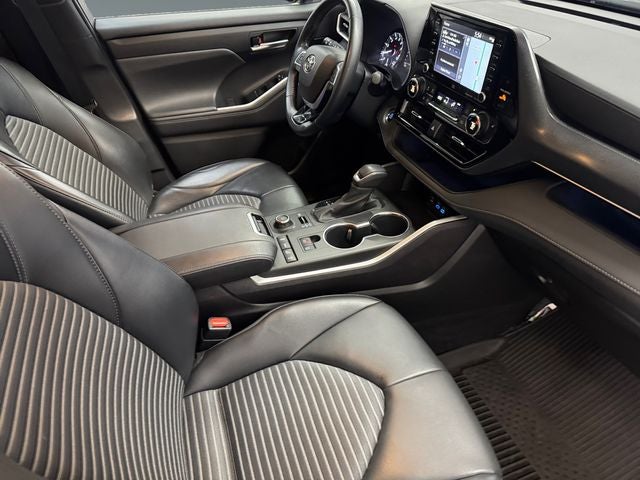 2022 Toyota Highlander XSE