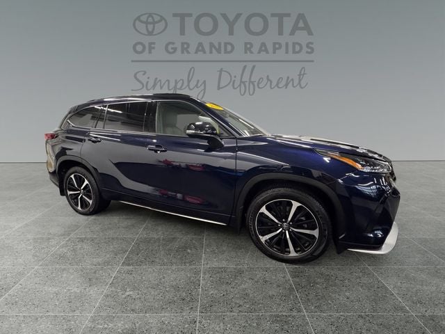2022 Toyota Highlander XSE