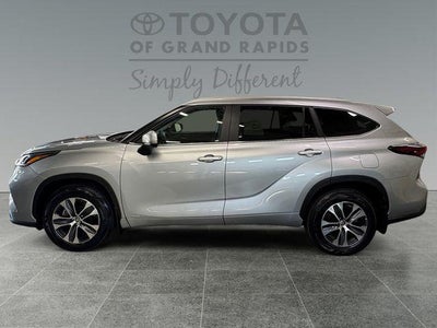 2024 Toyota Highlander Hybrid XLE
