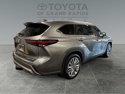 2026 Toyota Highlander Platinum